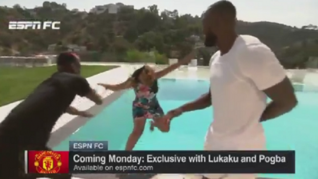 
	Gluma lui Pogba in timpul interviului: a aruncat-o pe jurnalista in piscina :) Ce reactie a avut fata VIDEO
