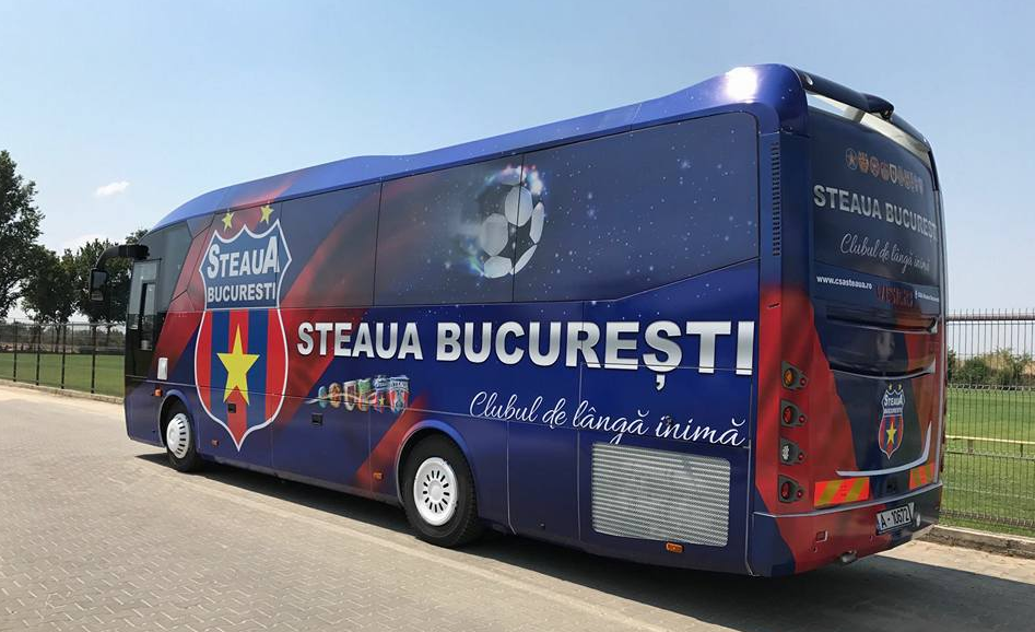 Vehicul terestru destinat transportului noilor recruti :) CSA Steaua si-a cumparat autocar: masina circula cu numere de inmatriculare de TAB-uri_2