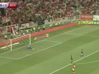 
	VIDEO FABULOS! Rivaldinho a dat un gol MONDIAL cu Bilbao. GIGANTUL Rivaldo a avut o reactie geniala in tribune
