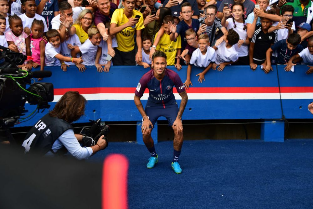 Nebunie la Paris! Neymar, prima oara in fata fanilor lui PSG! Ce s-a intamplat cand a aparut pe gazon_7