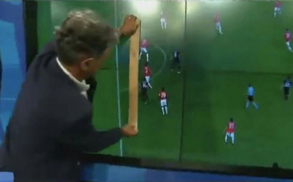 La televiziunea din Spania se intampla lucruri ciudate :)) Cum a incercat un jurnalist sa explice ca nu a fost off-side la golul lui Casemiro! FOTO_2