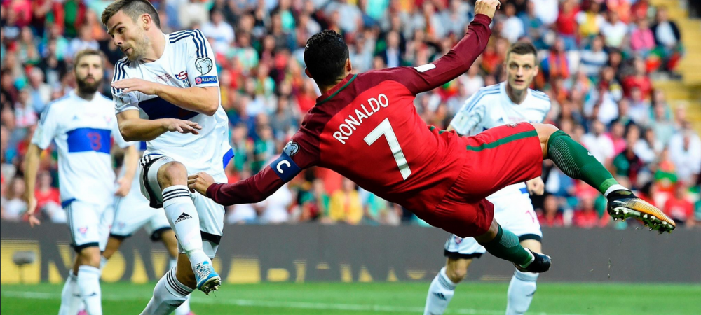 cover Monday See you Ronaldo, seara de LEGENDA: l-a depasit pe marele Pele! Hattrick si o  nebunie de gol din foarfeca! VIDEO | Sport.ro