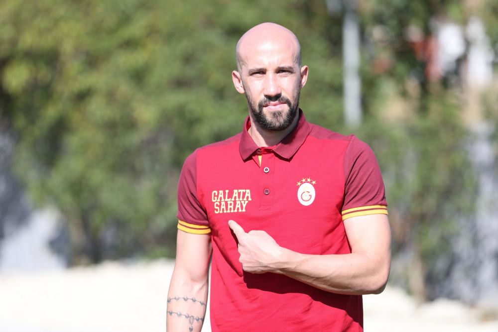 "Nu am cuvinte sa descriu ce simt!" Latovlevici, prezentat oficial la Galatasaray. FOTO_3