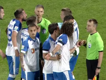 
	Craiova urla dupa infrangerea cu CFR Cluj: &quot;Comanescu a fost depasit de meci!&quot; Ce i-a transmis Mangia arbitrului
