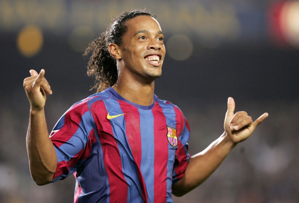 Zeul a revenit printre muritori! O noua schema de geniu facuta de Ronaldinho: a driblat portarul fara sa atinga mingea_2