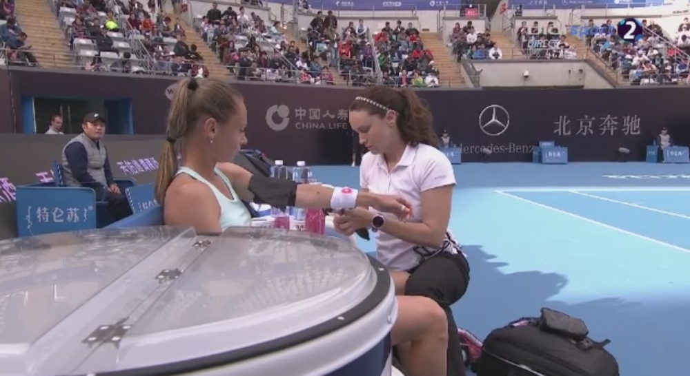 Numarul 1 in lume, nu si in China: Simona Halep a pierdut finala de la Beijing, 4-6, 6-7 cu Caroline Garcia_4