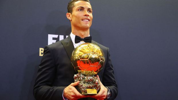 Cristiano Ronaldo si-a vandut Balonul de Aur! Trofeul, cumparat cu un munte de bani de fiul unui afacerist nascut in ROMANIA