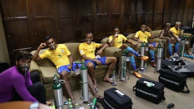 
	&quot;E INUMAN!&quot; Jucatorii Braziliei, cu masti de oxigen dupa meciul cu Bolivia! Neymar a facut scandal
