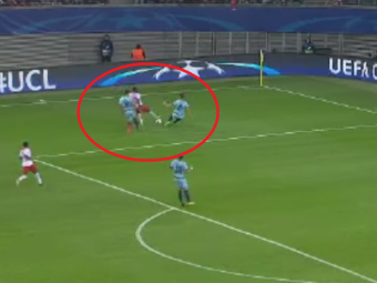 
	Driblingul cu care &quot;le-a incheiat carierele&quot; ;) Un jucator de la Leipzig a facut o faza monumentala in meciul cu Porto: VIDEO
