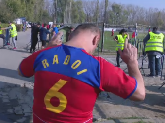 
	Paradoxul razboiului stelelor! Suporterul CSA Steaua care se inchina la SIMBOLUL FCSB: &quot;Vai, ce bine ar fi sa il avem si pe Radoi aici!&quot;
