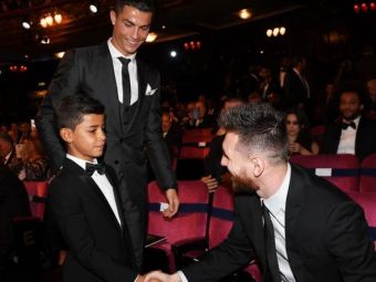 
	Super imagini de la gala The Best! Fiul lui Ronaldo s-a dus direct la Messi cand l-a vazut! FOTO
