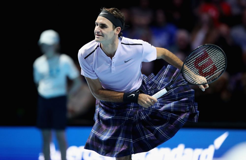Imagini FABULOASE cu Federer! A jucat tenis contra lui Murray intr-un kilt "donat" de un fan! Clipul pe care trebuie sa-l vezi :))_1