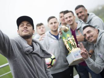 
	Neymar s-a fotografia cu steagul Romaniei: &quot;A fost un moment UNIC in viata!&quot; Ce le-a transmis campionilor de la Neymar Jr&#39;s Five World Final

