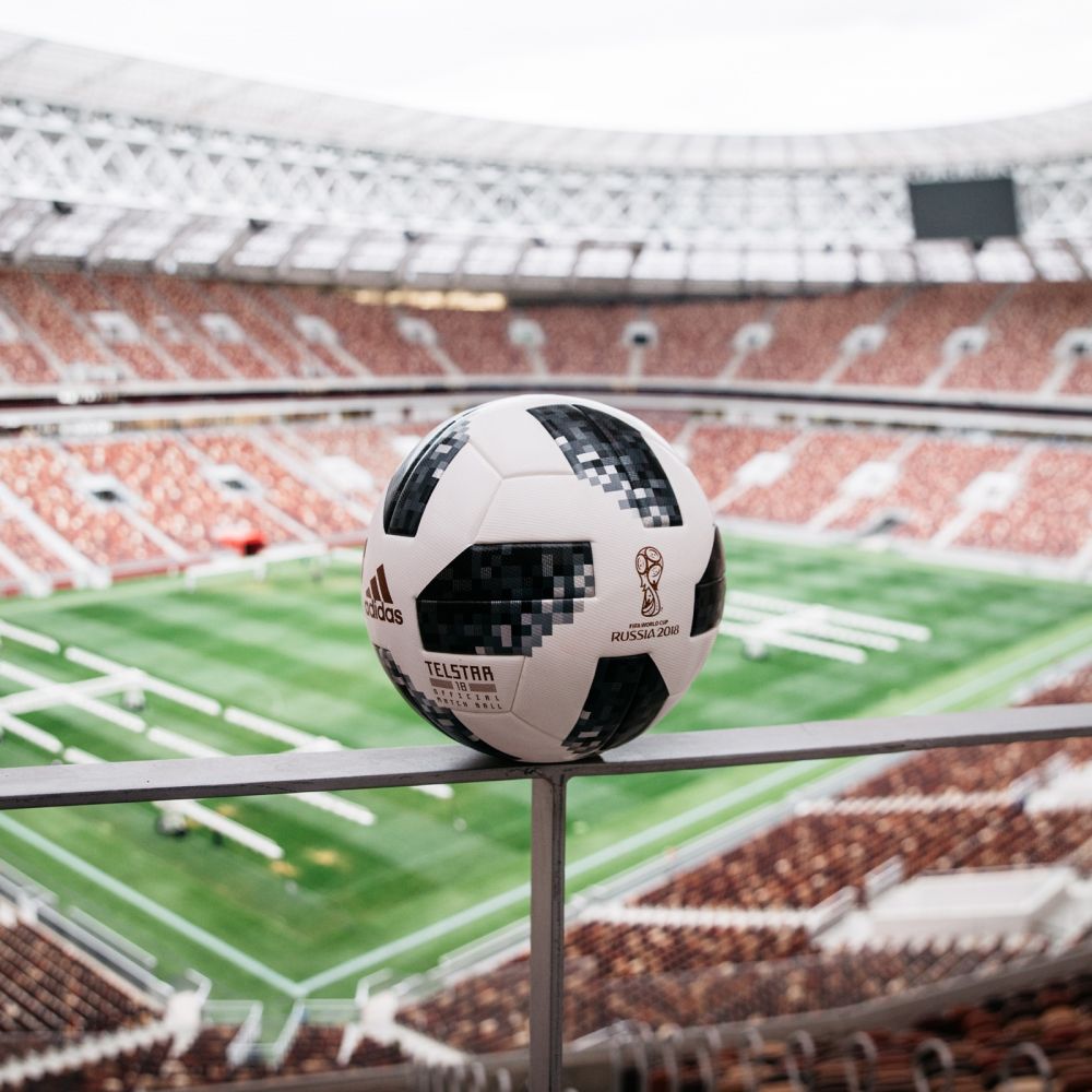 Messi a lansat mingea Mondialului din Rusia. Cum arata "Telstar 18", nepoata balonului cu care s-a jucat Brazilia - Romania, in Mexic '70_3