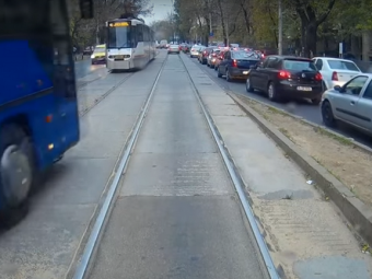 
	Faza de Fast &amp; Furious in Romania! Manevra incredibila a unui sofer de autocar pe linia de tramvai! VIDEO
