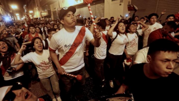 
	Imagini incredibile! Fanii peruvieni au provocat un CUTREMUR dupa calificarea nationalei lor la Mondial: VIDEO
