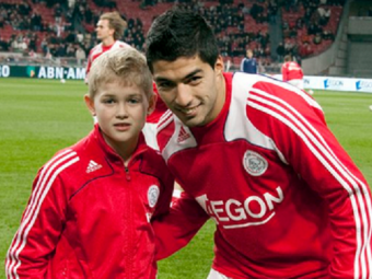 
	Black Friday-ul le-a luat mintile :) Anuntul facut astazi de Ajax pe contul oficial de Twitter
