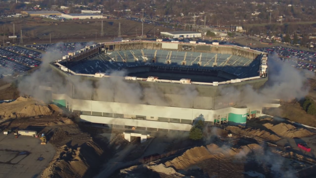 
	Americanii au incercat sa demoleze un stadion legendar, insa acesta nu a cazut! Hagi a marcat un gol fabulos pe Silverdome
