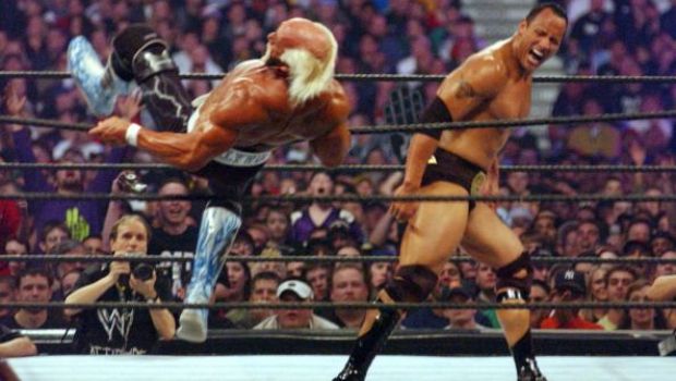 
	SE ANUNTA O NOUA CONFRUNTARE ISTORICA! Hulk Hogan vrea revansa cu The Rock dupa aproape 20 de ani

