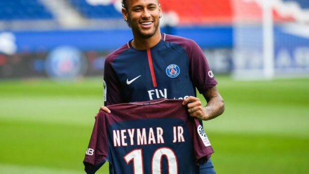 
	Neymar poate salva un club de amatori din Franta! Starul PSG-ului trebuie doar sa-si scoata tricoul la licitatie
