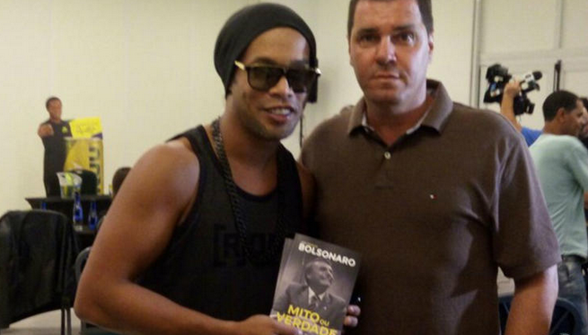 Ronaldinho se face politician! Vrea sa intre in partidul unui fost capitan de armata   _2