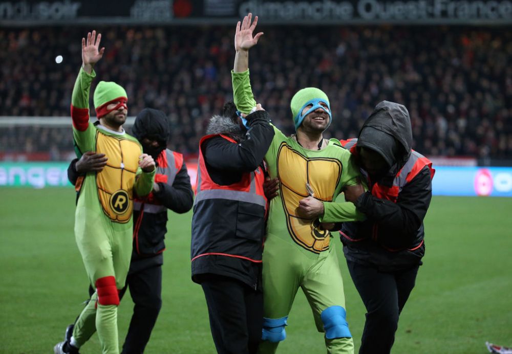 VIDEO | Mai ceva ca in benzile desenate! "Testoasele Ninja" au intrat pe teren la meciul lui PSG. Imagini fabuloase cu Mbappe, Cavani, Neymar_1