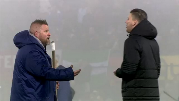 
	Antrenorul l-a SUSPENDAT imediat dupa ce l-a vazut la TV! Ce facea un jucator de la Feyenoord in timpul unui meci! FOTO
