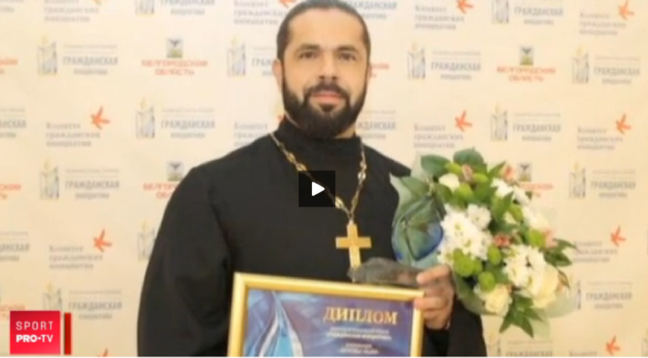 VIDEO: Cum arata preotul care ziua e la slujba, iar seara participa la concursurile de culturism_2