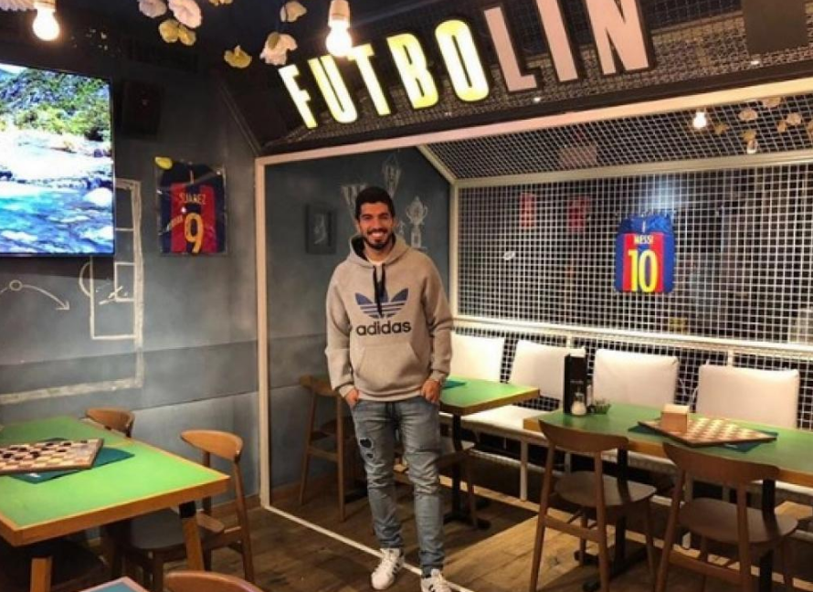 Messi si-a deschis restaurant la Barcelona si l-a invitat mai intai pe Suarez! Tricourile tripletei MSN, la loc de cinste! Cum arata localul: GALERIE FOTO_2