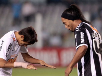 
	Neymar a aflat ca Ronaldinho s-a hotarat sa se retraga si a intrat imediat pe internet. Mesajul emotionant postat de &quot;urmas&quot;

