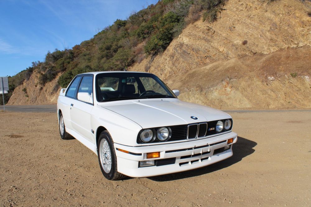 Cel mai scump "Ursulet" s-a vandut pentru o suma impresionanta! Cat a platit cumparatorul pe acest BMW M3 din '89_1