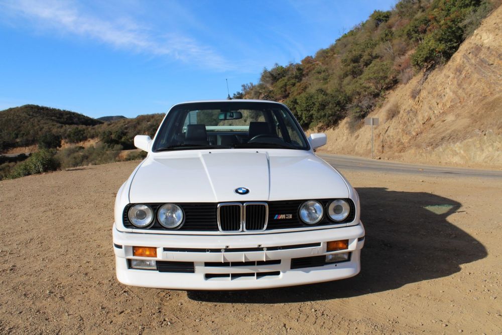 Cel mai scump "Ursulet" s-a vandut pentru o suma impresionanta! Cat a platit cumparatorul pe acest BMW M3 din '89_2