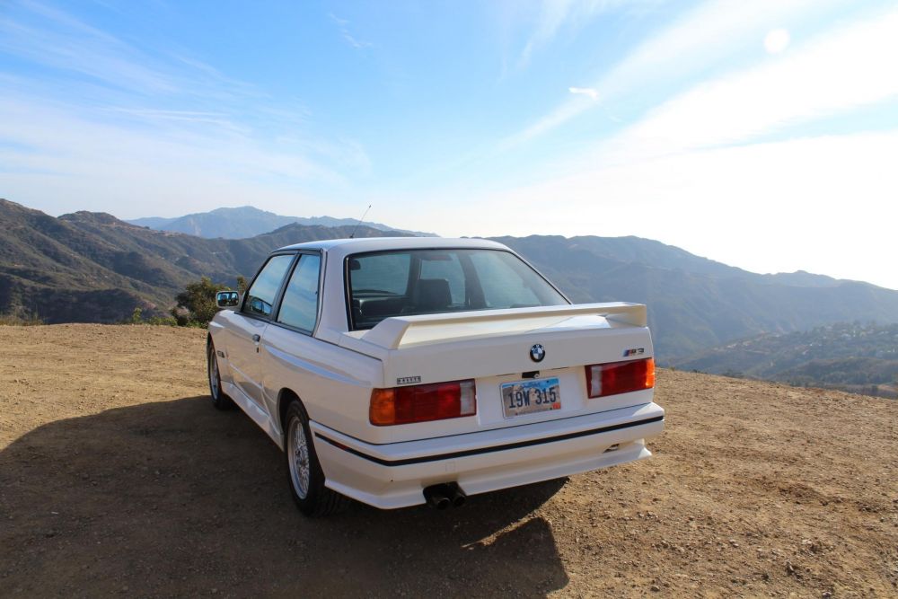 Cel mai scump "Ursulet" s-a vandut pentru o suma impresionanta! Cat a platit cumparatorul pe acest BMW M3 din '89_4