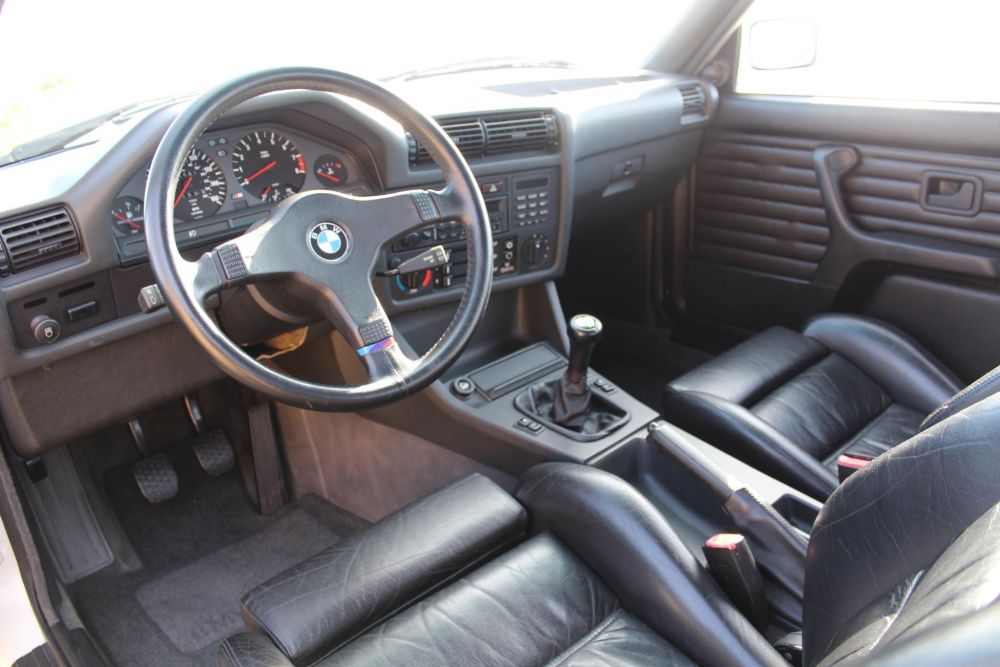 Cel mai scump "Ursulet" s-a vandut pentru o suma impresionanta! Cat a platit cumparatorul pe acest BMW M3 din '89_6