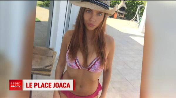 Cum arata iubita starului de 100 de milioane de euro de la Lazio! Concurs de Miss la meciul cu Steaua! VIDEO