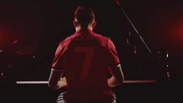 
	OFICIAL! Manchester United si-a luat pianist! Prezentare SENZATIONALA pentru Alexis Sanchez! VIDEO
