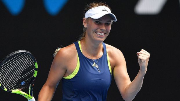 
	AUSTRALIAN OPEN // Caroline Wozniacki, in semifinale! A trecut in trei seturi de Carla Suarez Navarro si ameninta pozitia de lider a Simonei
