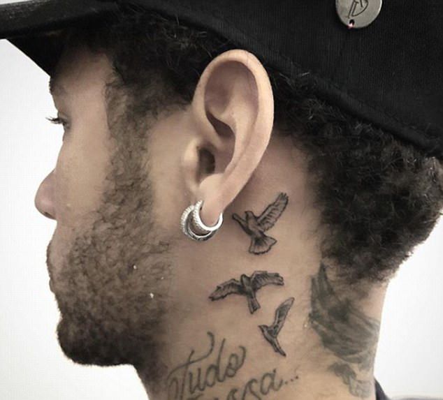 INKredibil ;) Neymar s-a dus la salon inaintea bataliei cu Real Madrid si si-a facut un tatuaj special! Ce si-a desenat_3