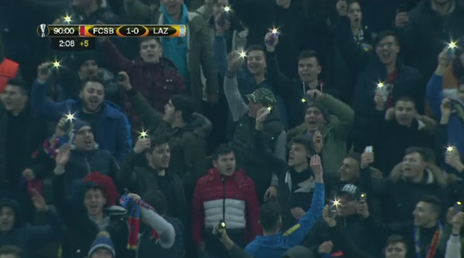 Lumina pentru fotbalul romanesc! VIDEO: Cat de frumos a fost momentul in care tribunele s-au luminat de bucurie_1