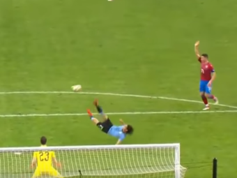 
	E voie cu d-astea?! :) Golazo marcat de Cavani in Uruguay - Cehia! Suarez a ajuns si el la cota 50: VIDEO
