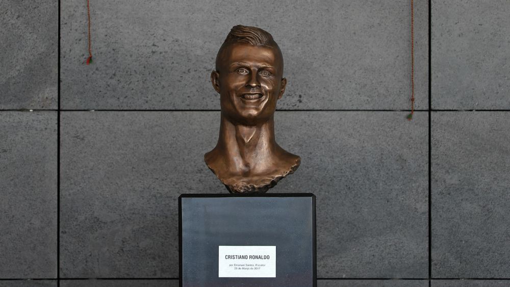 DRAMA artistului care i-a facut statuia lui Ronaldo! Prin ce a trecut dupa ce a fost IRONIZAT de toata planeta si cum a refacut-o. VIDEO_19