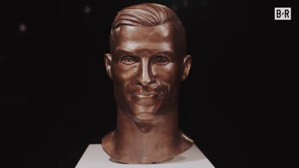 DRAMA artistului care i-a facut statuia lui Ronaldo! Prin ce a trecut dupa ce a fost IRONIZAT de toata planeta si cum a refacut-o. VIDEO_10