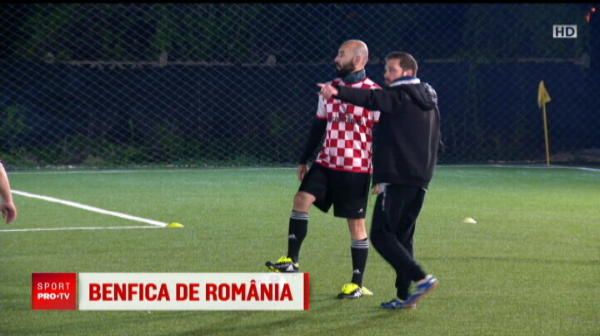 Benfica are echipa in Romania care joaca in liga a cincea! Antrenorul portughez, doar doi romani in echipa. VIDEO