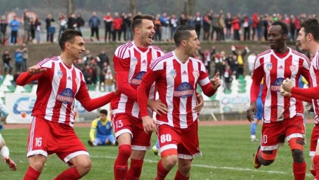 
	Meci nebun in play-out: FC Botosani 2-2 Sepsi! Gazdele au ramas in 10 si au egalat la ultima faza
