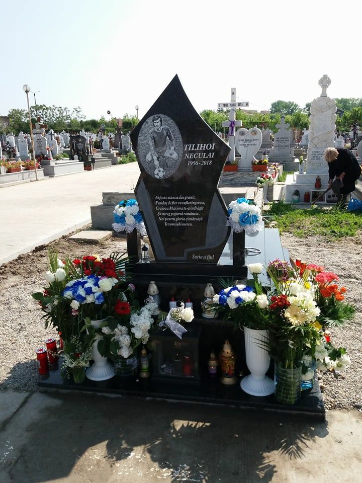 FOTO: Legendele Craiovei Maxima au fost prezente la parastasul de 40 de zile in memoria lui Nicolae Tilihoi_5