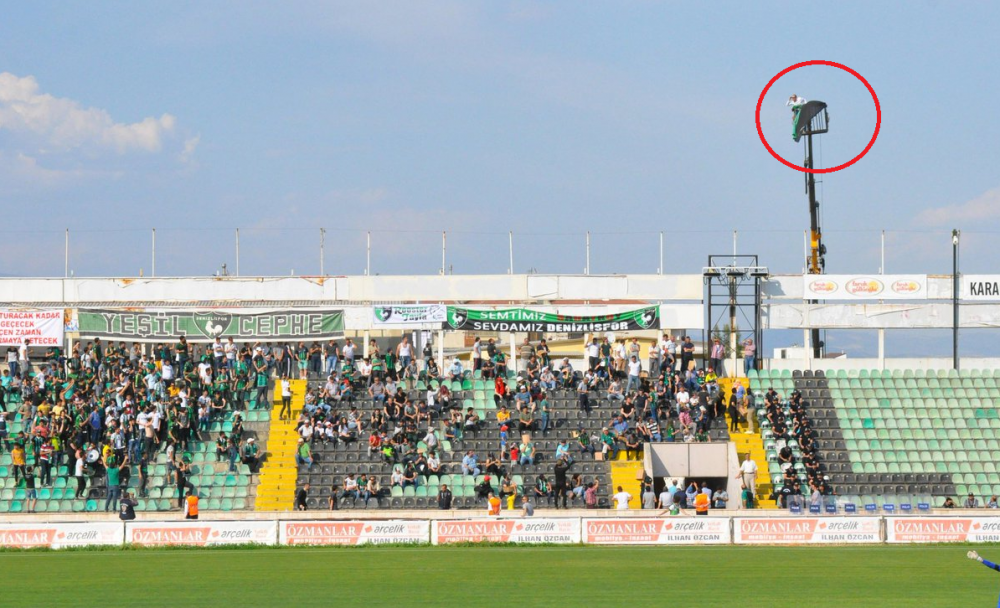 Era interzis pe stadion, dar a venit cu MACARAUA la meci! Imaginea zilei in Turcia. FOTO_5