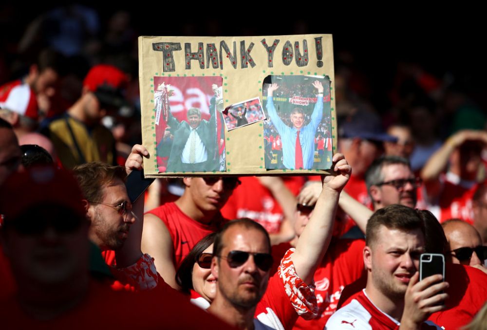 "Merci, Arsene". Wenger s-a despartit cu un 5-0 de Arsenal, la finalul unui meci emotionant! Jucatorii i-au oferit "garda de onoare"_3