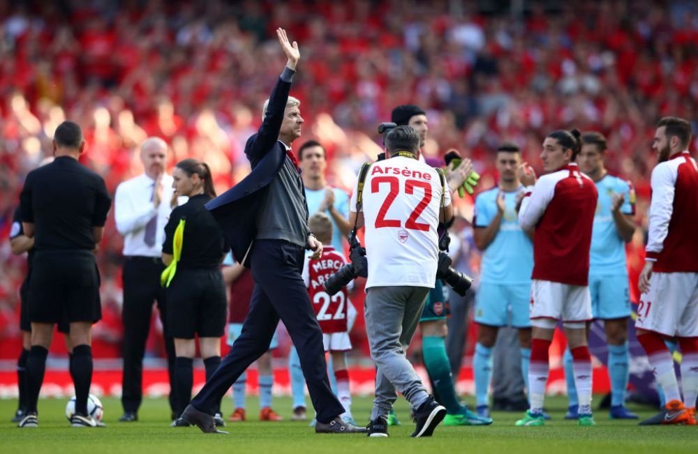 "Merci, Arsene". Wenger s-a despartit cu un 5-0 de Arsenal, la finalul unui meci emotionant! Jucatorii i-au oferit "garda de onoare"_5