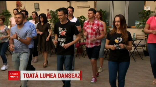  S-a dansat ca in povesti azi in Bucuresti! Harap Alb si Ileana Cosanzeana au luat lectii de dans in aer liber 