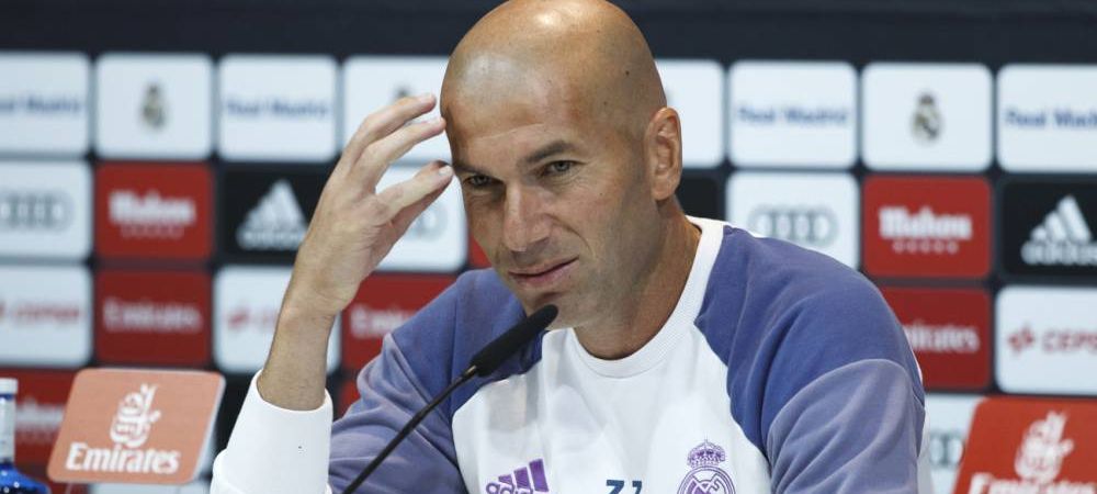 Zinedine Zidane Andres Iniesta Barcelona Real Madrid